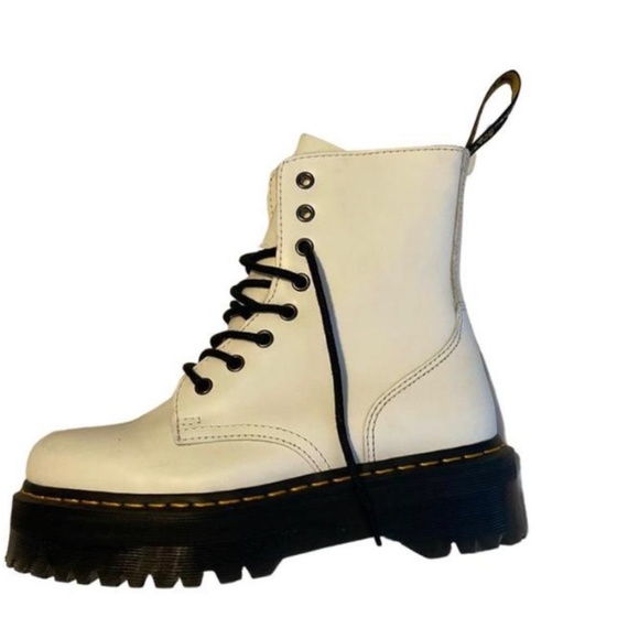 Dr marten boots main image 3
